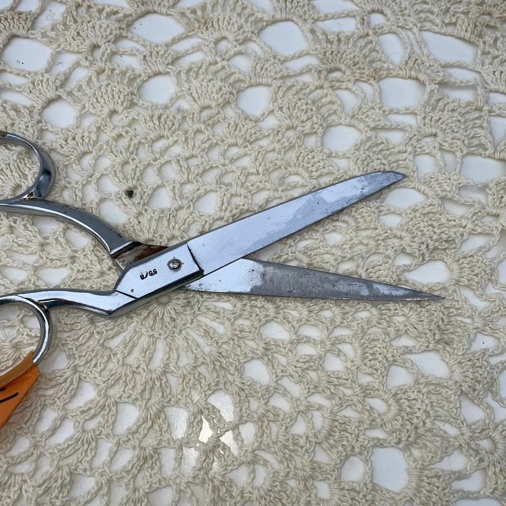 Vintage Triomphe 55/8 sewing scissors 4